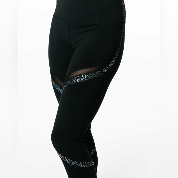 Zyia Black Reflective Serpent Leggings - Picture 1 of 6
